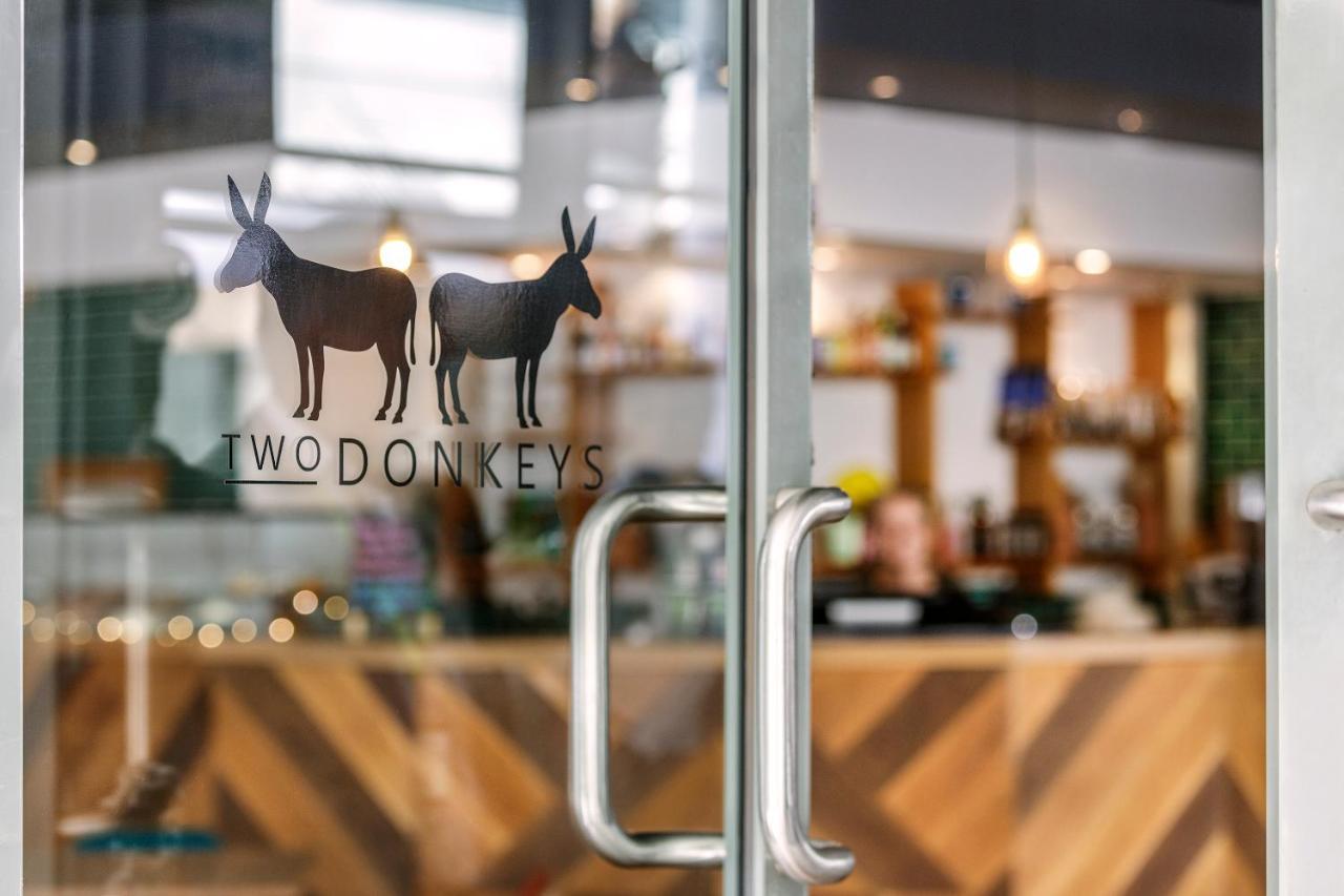 Amora Hotel Брісбен Екстер'єр фото Two Donkeys