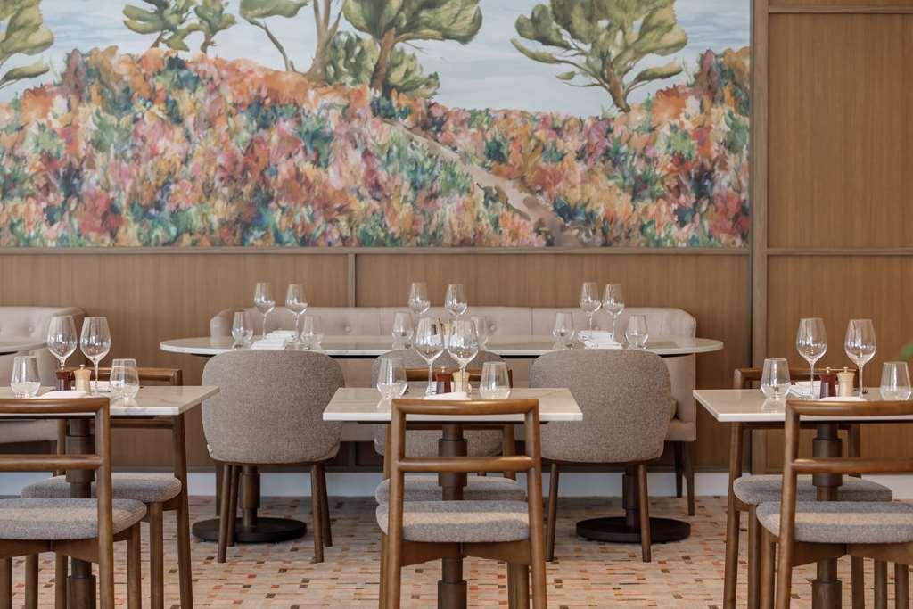 Amora Hotel Брісбен Ресторан фото Restaurant interior